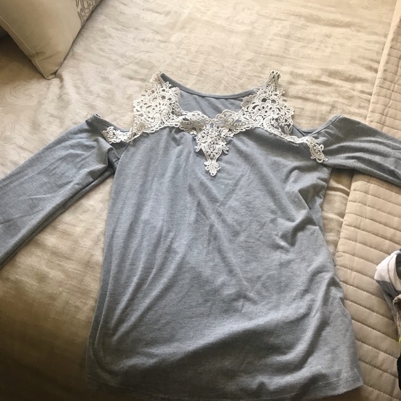 Sweaters - Picture 5 of 6